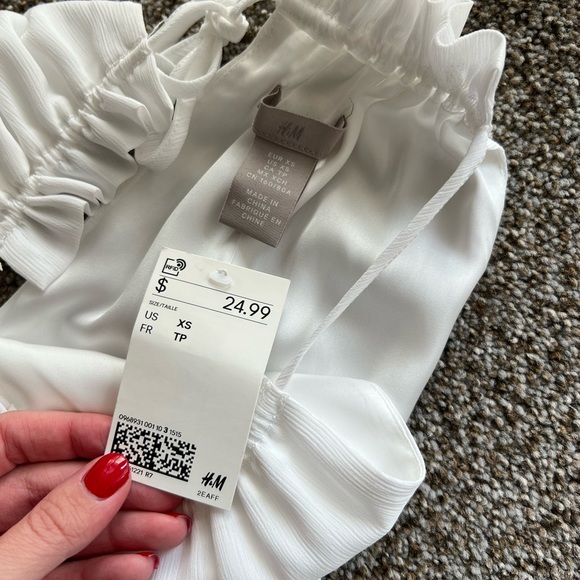 H&M pleated top - Picture 2 of 3